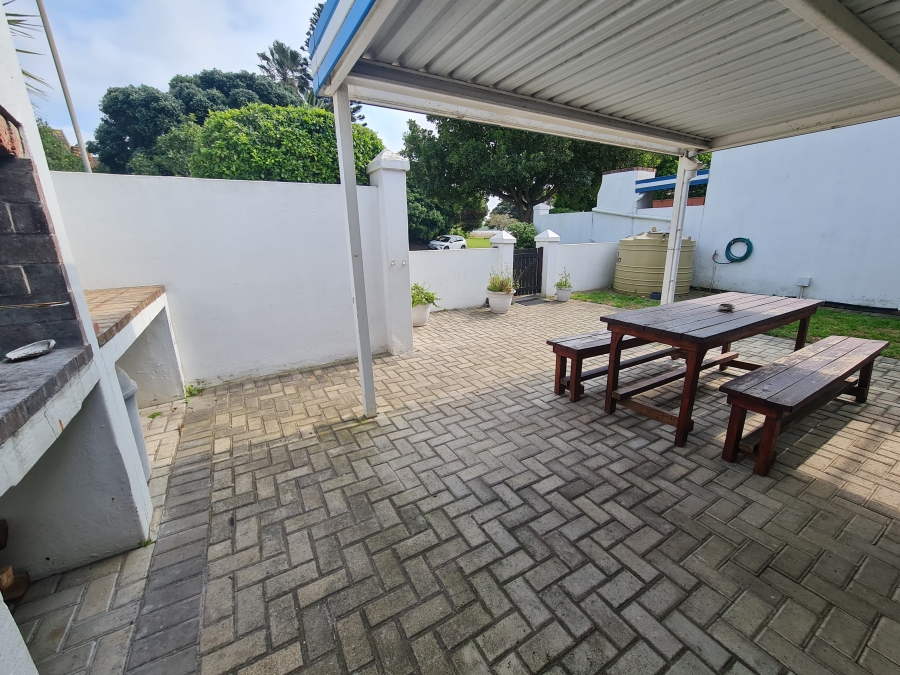 2 Bedroom Property for Sale in Paradise Beach Eastern Cape